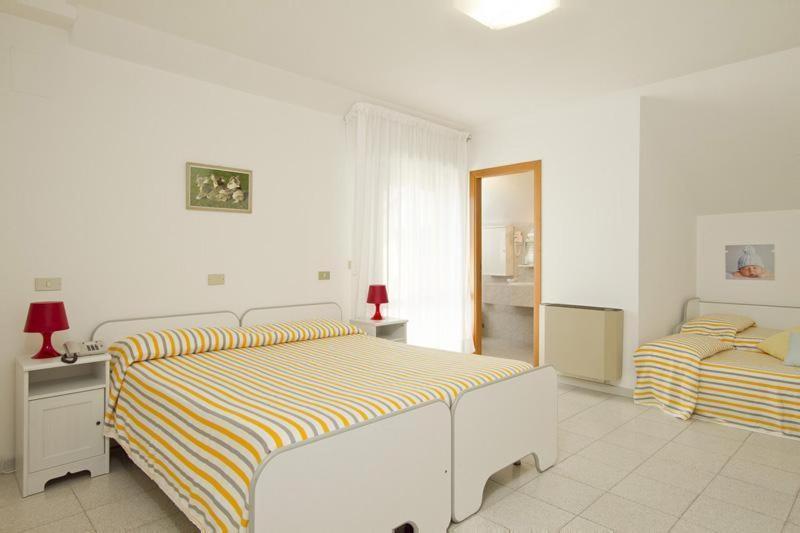 Hotel La Maestra Grottammare Phòng bức ảnh