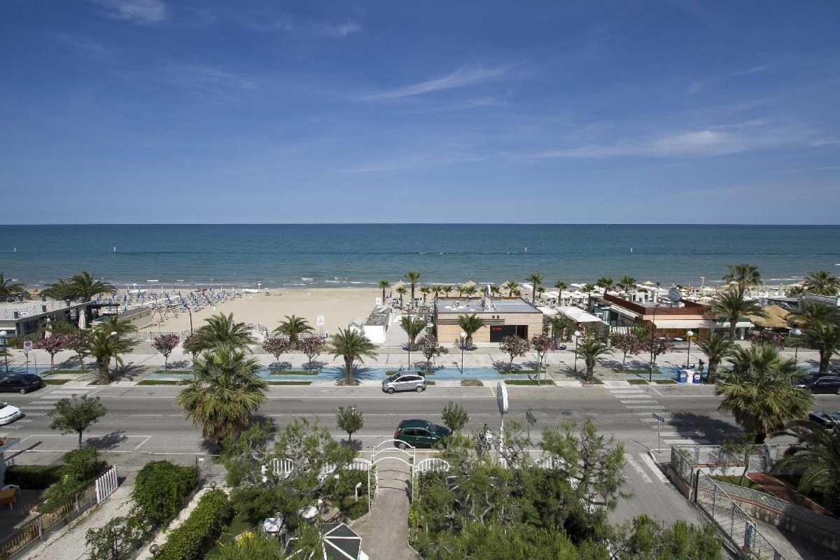 Hotel La Maestra Grottammare Ngoại thất bức ảnh