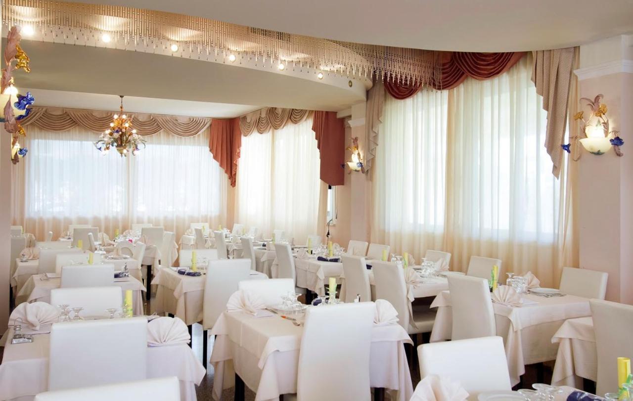 Hotel La Maestra Grottammare Ngoại thất bức ảnh