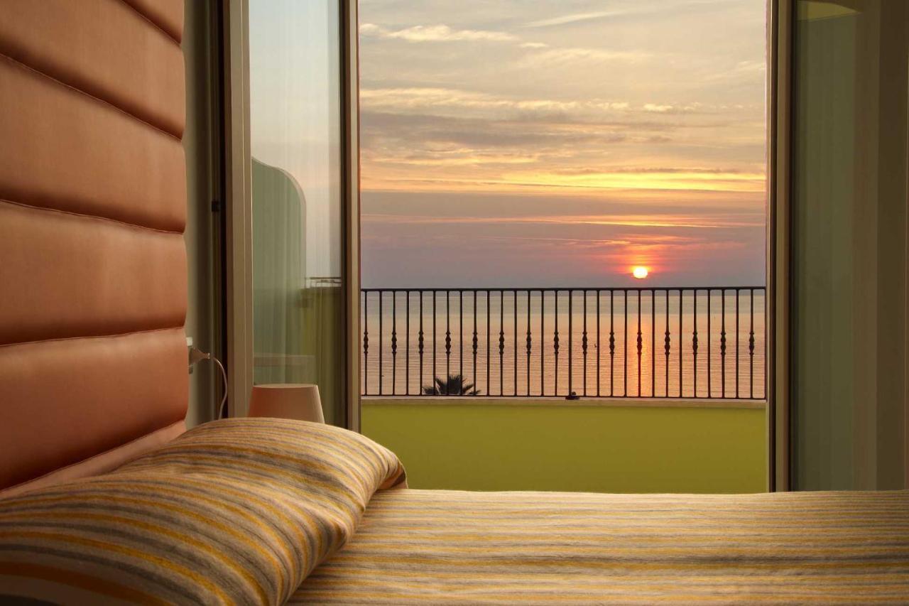 Hotel La Maestra Grottammare Ngoại thất bức ảnh