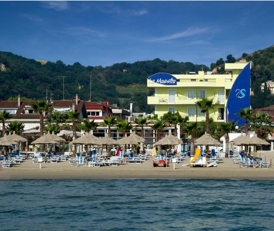 Hotel La Maestra Grottammare Ngoại thất bức ảnh